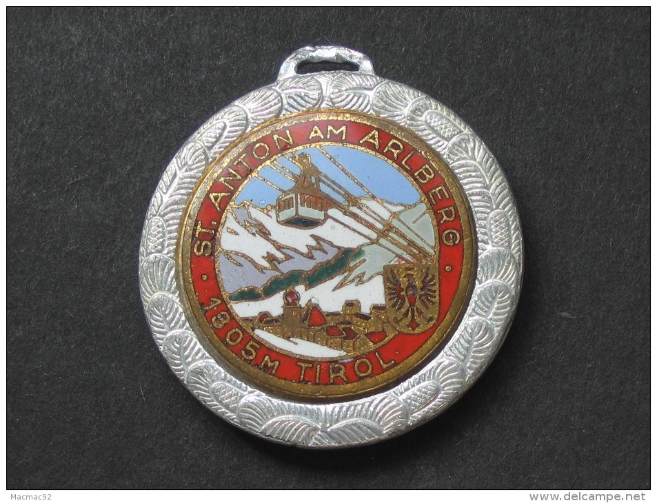 SKI - Ancienne Médaille Argent + émail - St.Anton Am Arlberg- 1305 M TIROL  **** EN ACHAT IMMEDIAT **** - Sport Invernali