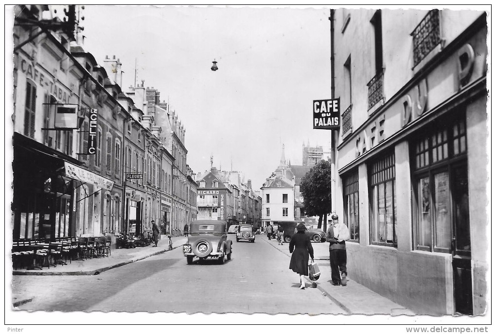 MEAUX - Place Henri IV - Meaux