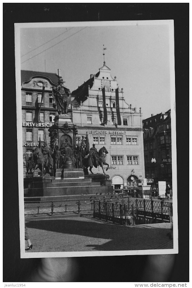 ALLEMAGNE DE 1939 CHIMISTE FRANCAIS EN VISITE   PHOTO CARTE     ORIGINALE  ANNEES 39 / 40 - Autres & Non Classés