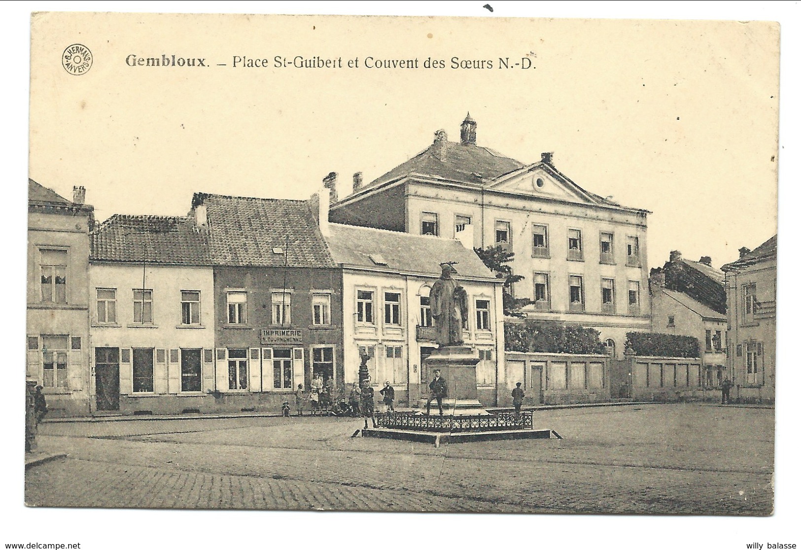 +++ CPA - GEMBLOUX - Place St Guibert Et Couvent Des Soeurs N-D- Imprimerie - Carte Animée - G.Hermans  // - Gembloux