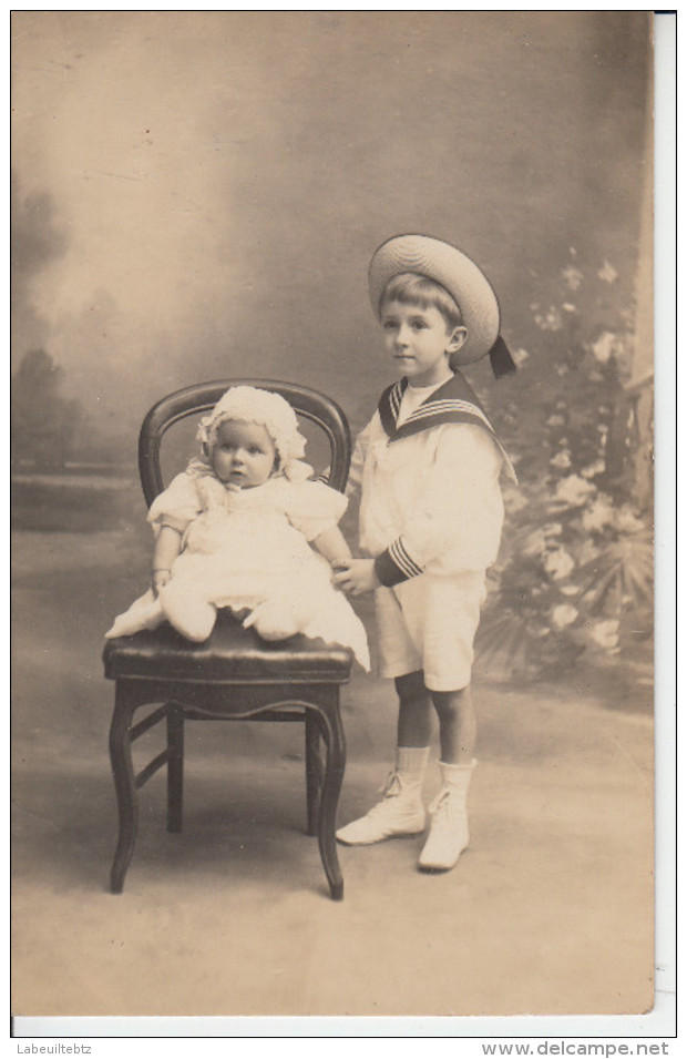 CARTE PHOTO - Bébé Sur Une Chaise Et Enfant En Costume De Marin   - Phot MAIRE  - LE MANS  PRIX FIXE - Le Mans