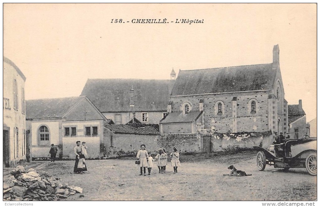 Chemillé      49      La Place Et  L'Hôpital - Chemille