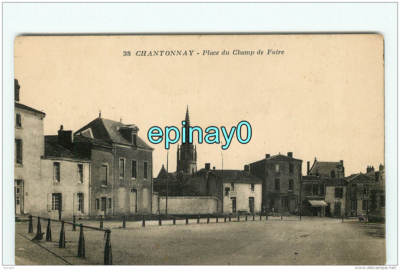 B - 85 - CHANTONNAY - Place Du Champ De Foire - édition Poupin - Chantonnay