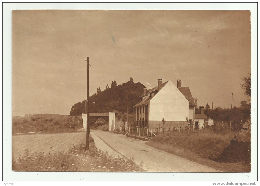 Quenast  * Photo D'époque - Route De Rebecq Et Monticule Des Carrières - Rebecq