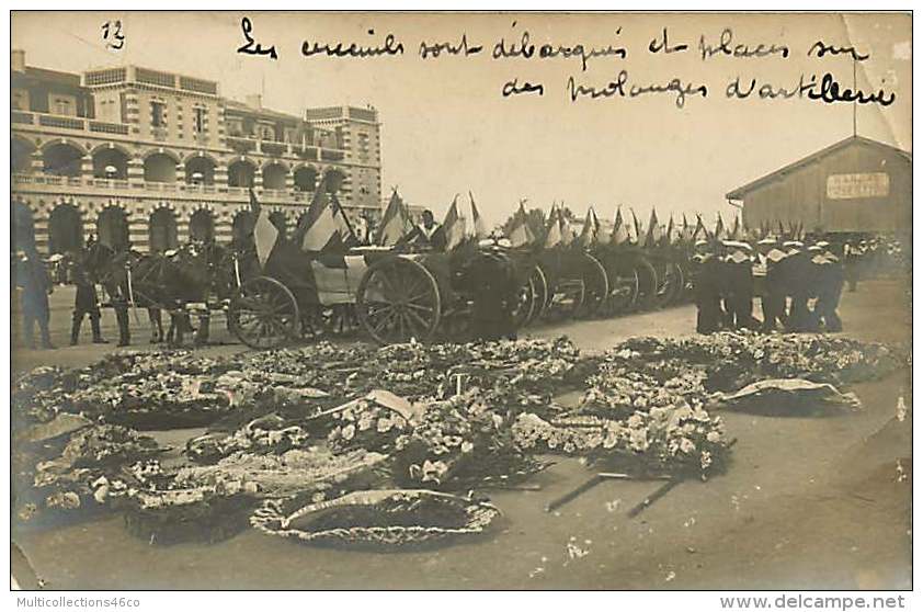 CARTE PHOTO MILITARIA SOUS MARIN 131116 - BIZERTE Catastrophe Naufrage -  Cercueils Sur Prolonge Artillerie (12) - Sous-marins