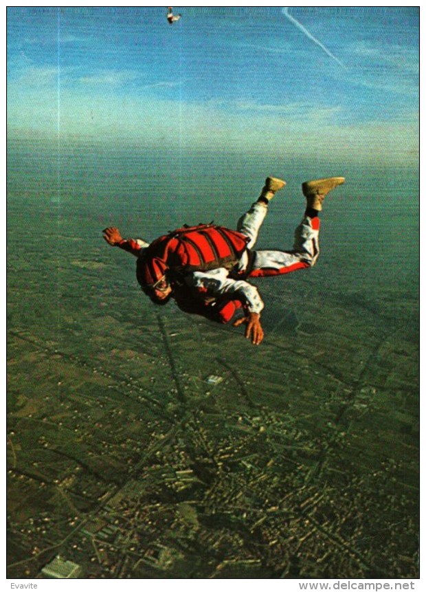 Carte Postale -   Centre Ecole De Parachutisme  - Chute Libre  (Cachet De Dieuze) - Paracaidismo