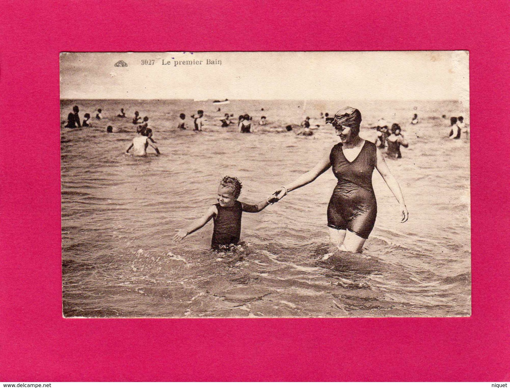 LE PREMIER BAIN, Baptême De L'eau, Animée, AMIENS, (CAP) - Swimming