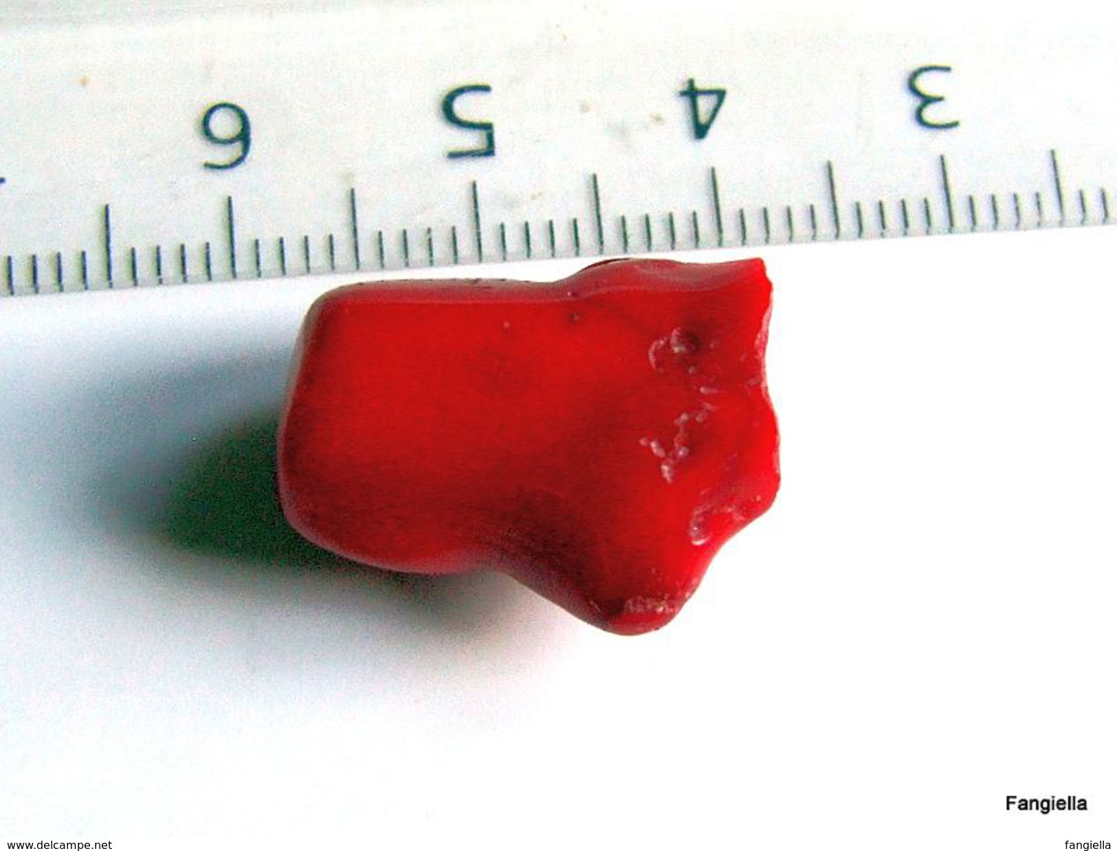 1 Petite Branche De Corail Rouge Non Percée Environ 18x15x10mm   Une Jolie Petite Pièce D'un Magnifique Rouge  Dimension - Perles