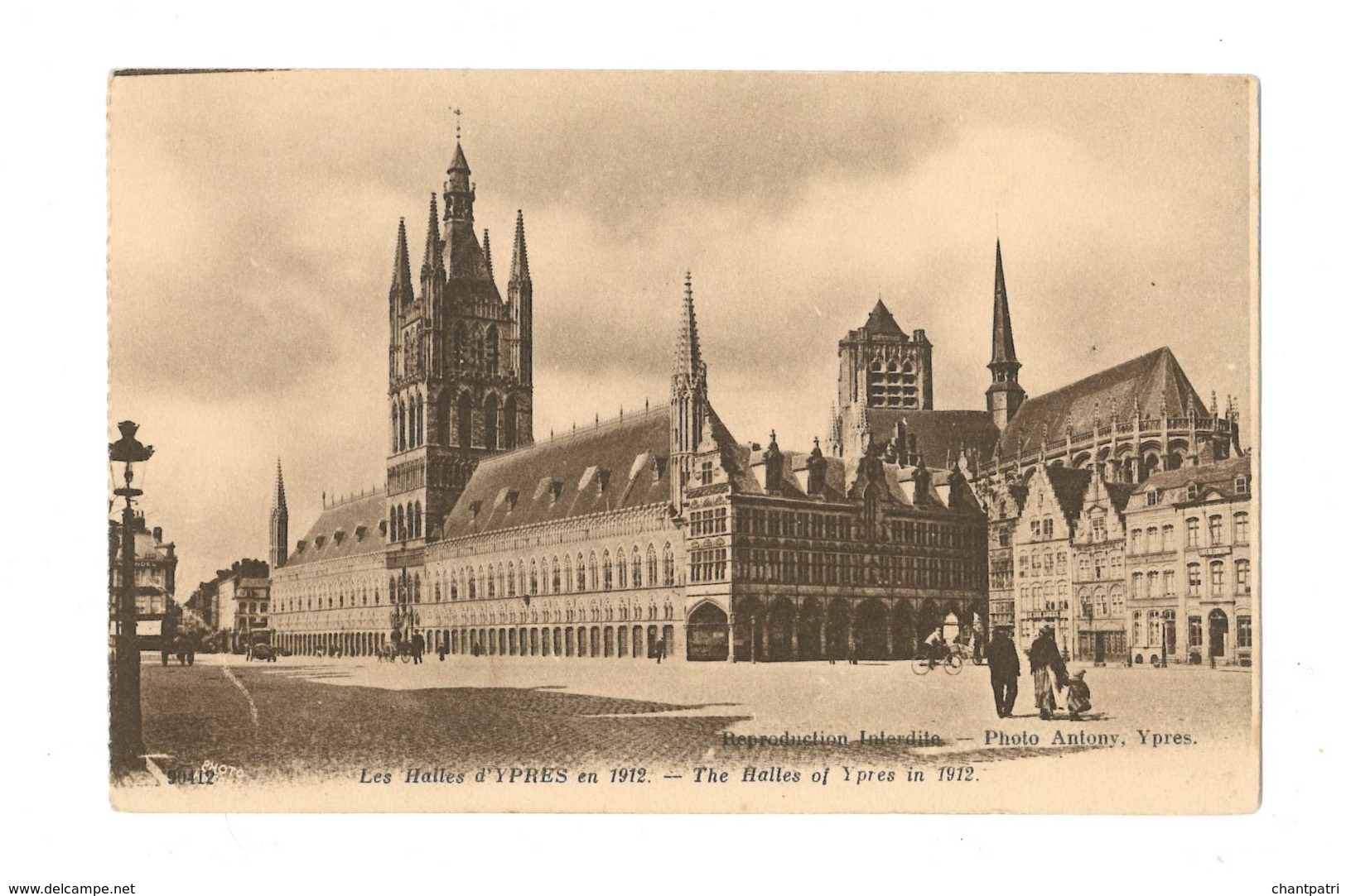 Les Halles D'Ypres En 1912 - Autres & Non Classés