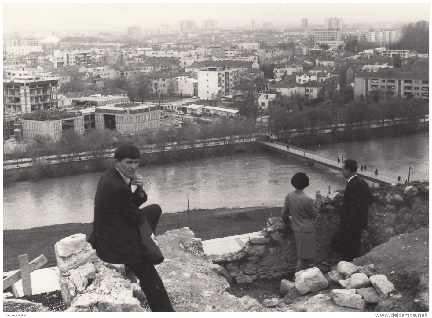 Real Photo - Balkans State? 18X12cm  Persons And City Panorama To Identify - Lieux