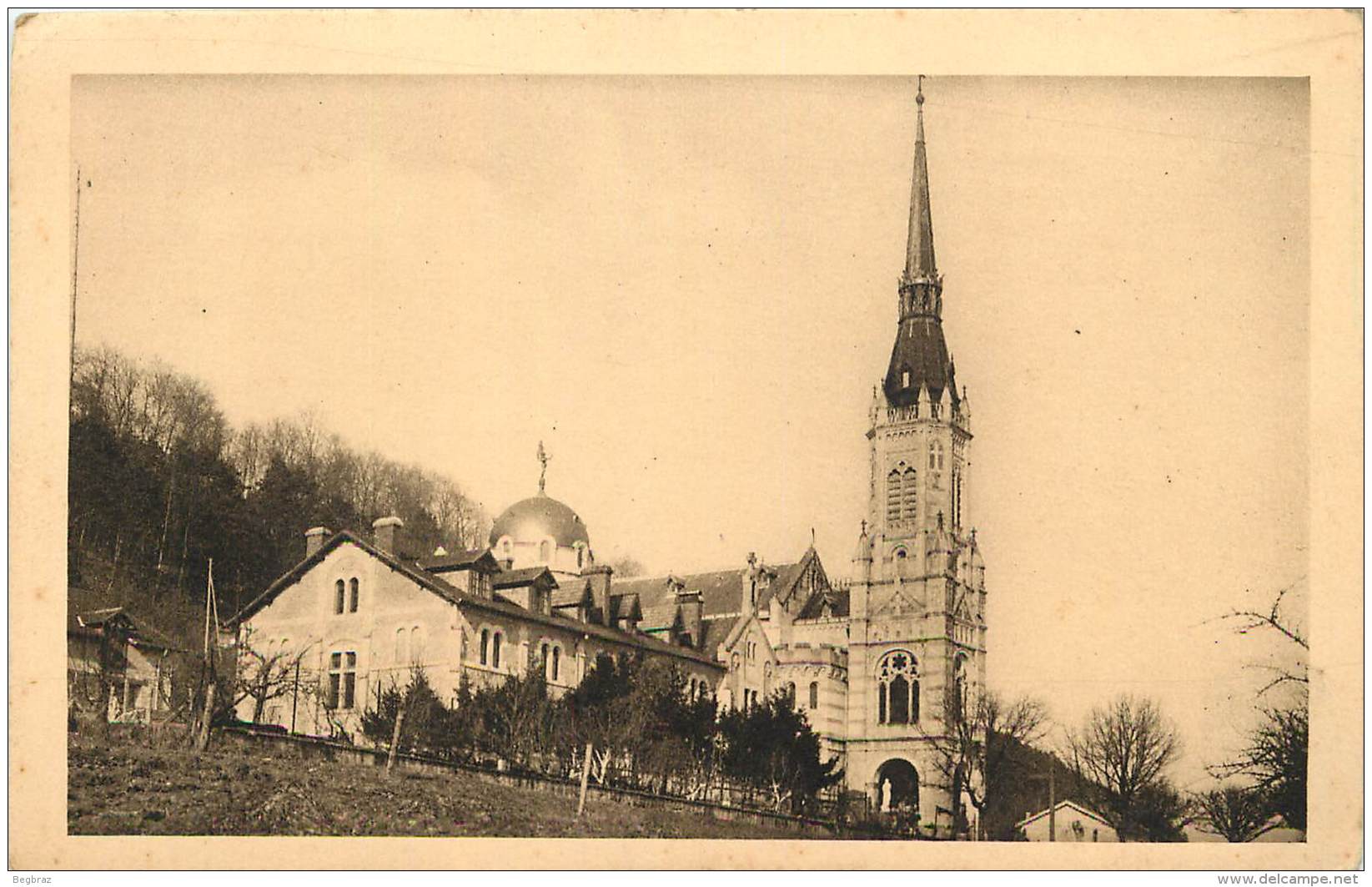 COUSSEY      AU BOIS CHENU    MAISON DES CHAPELAINS - Coussey