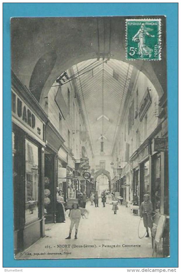 CPA 165 - Marchand De Cartes Postales Passage Du Commerce NIORT 79 - Niort