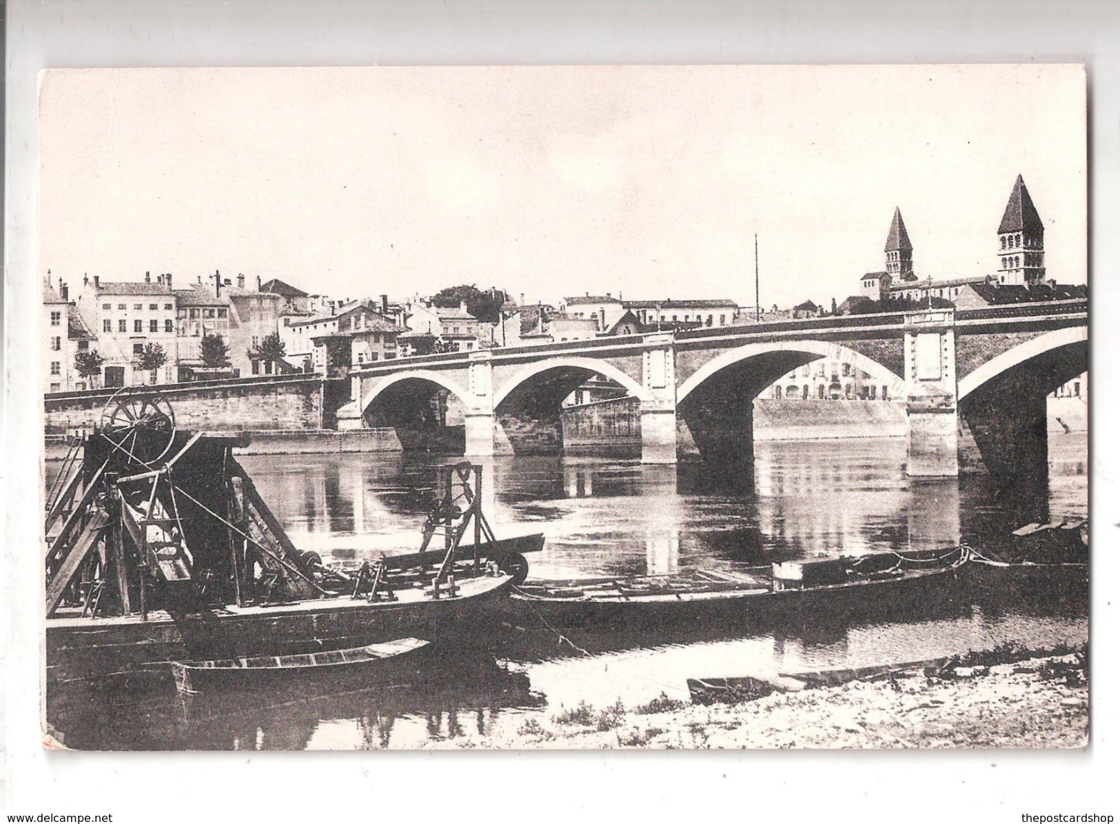 CPA 71 - TOURNUS - L'Abbaye Vue De La Rive Gauche De La Saône Achat Immédiat - Autres & Non Classés