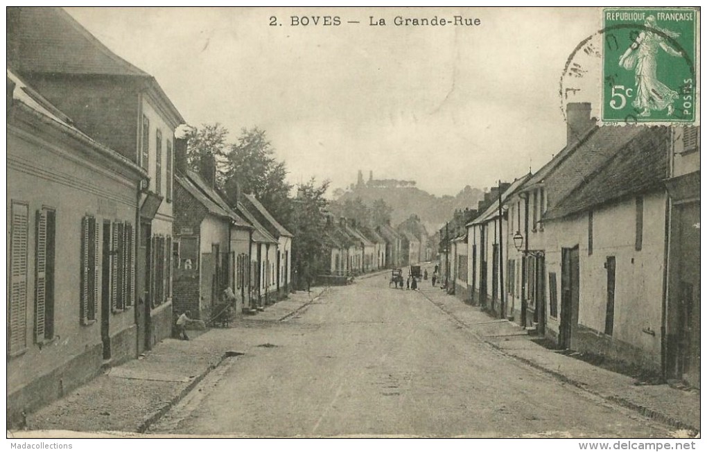 Boves (80.Somme)  La Grande Rue - Boves