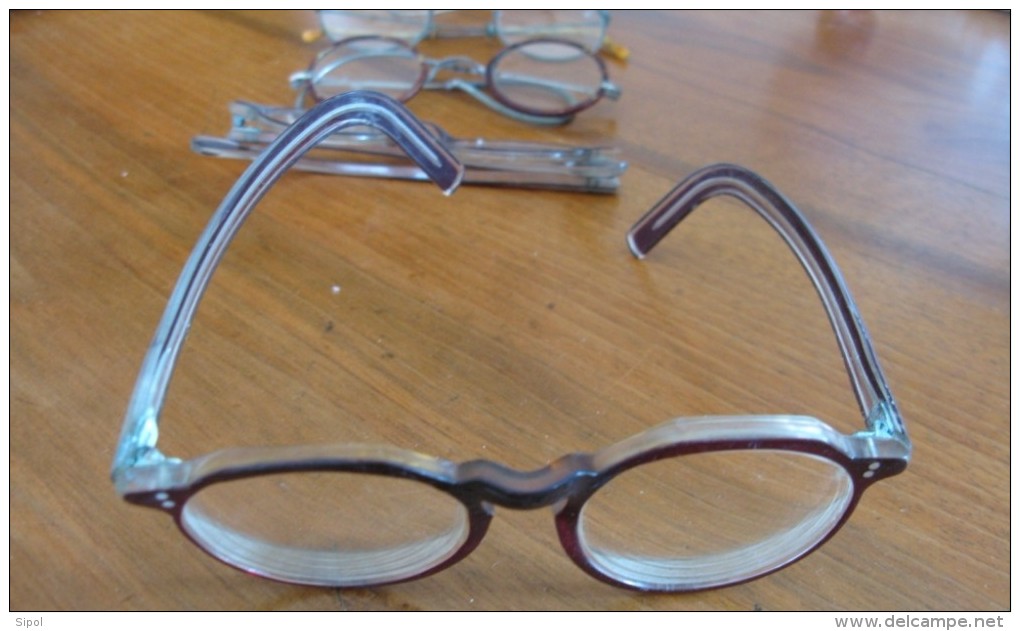 Assortiment de 7 paires de lunettes  de vue anciennes  1940 à 1960 env  Voir détail et clichés