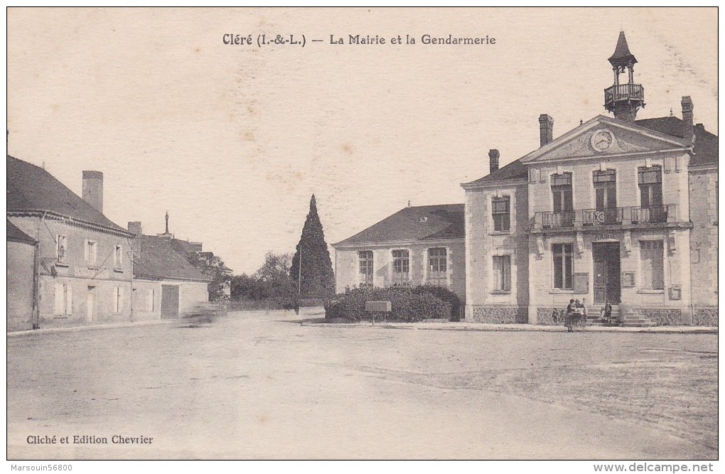 CPA - Dept 37- CLERE - LA MAIRIE ET LA GENDARMERIE - Cléré-les-Pins