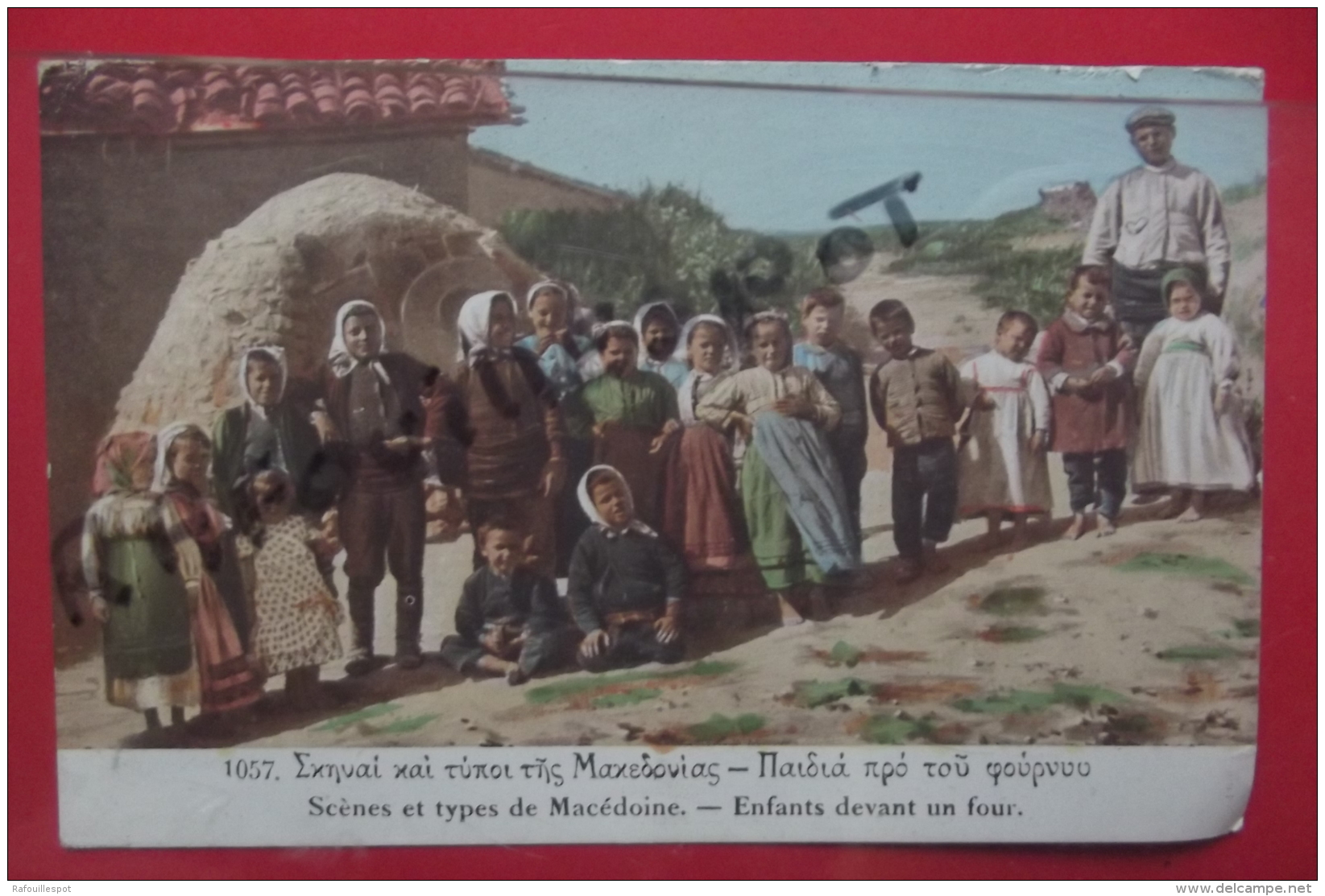 Cp  Scenes Et Types De Macedoine Enfants Devant Un Four Couleur N 1057 - Europa