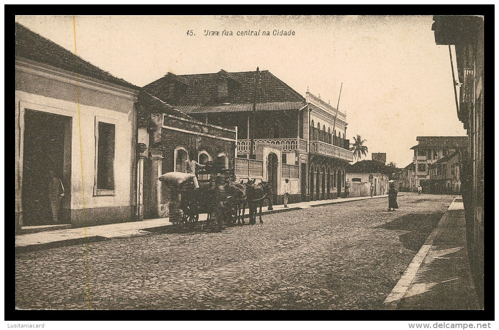 SÃO TOMÉ E PRÍNCIPE - Uma Rua Central Na Cidade ( Ed. José Pimenta Lda. Nº 45)carte Postale - São Tomé Und Príncipe