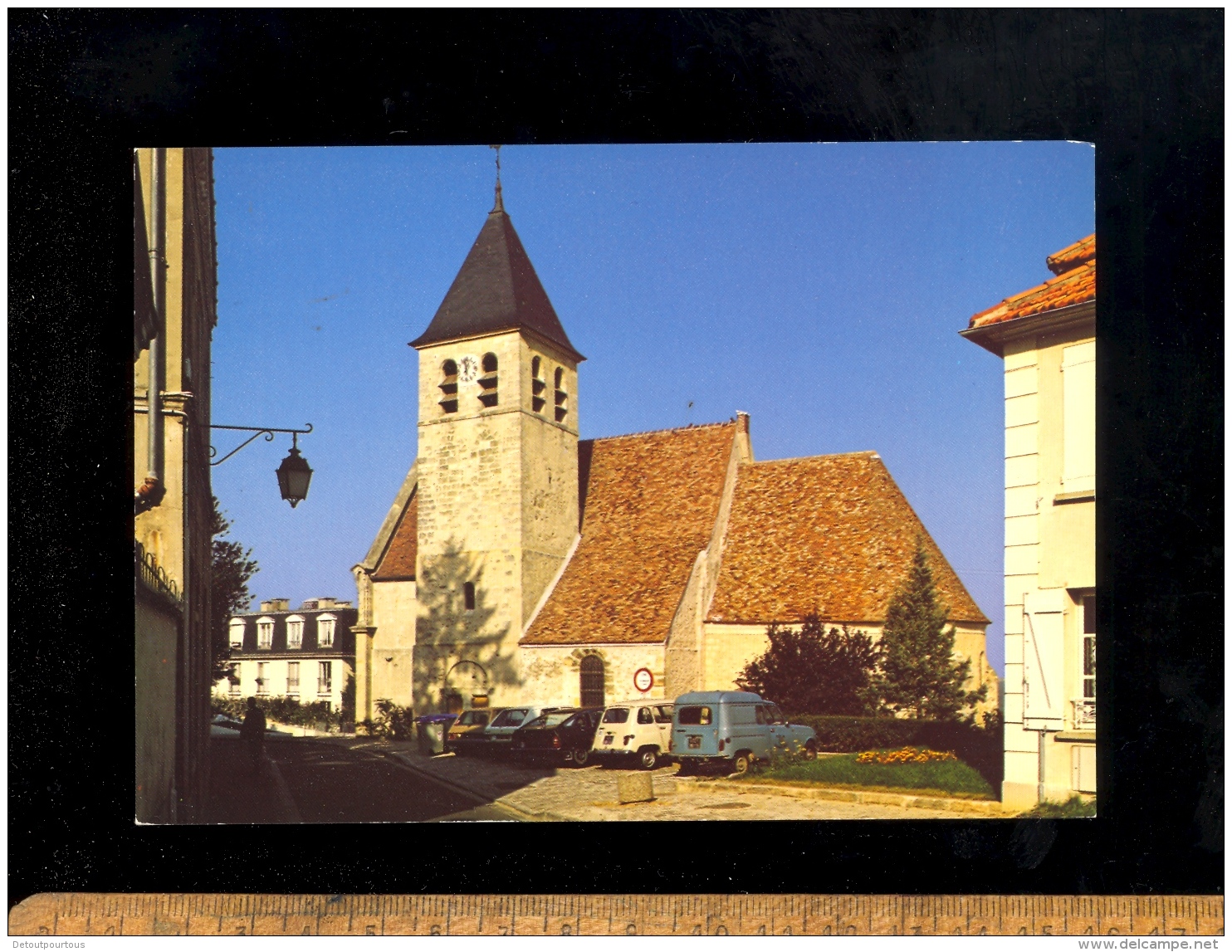 CHAMBOURCY Yvelines 78240 : L'église Sainte Ste Clothilde / Automobile Renault 4L Citroen GS - Chambourcy