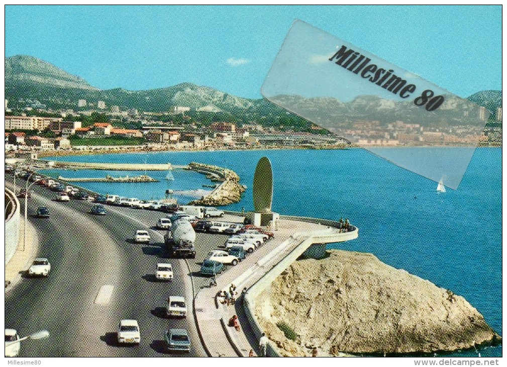 CPM MARSEILLE  La Corniche  2cv  Voitures DS - Endoume, Roucas, Corniche, Plages