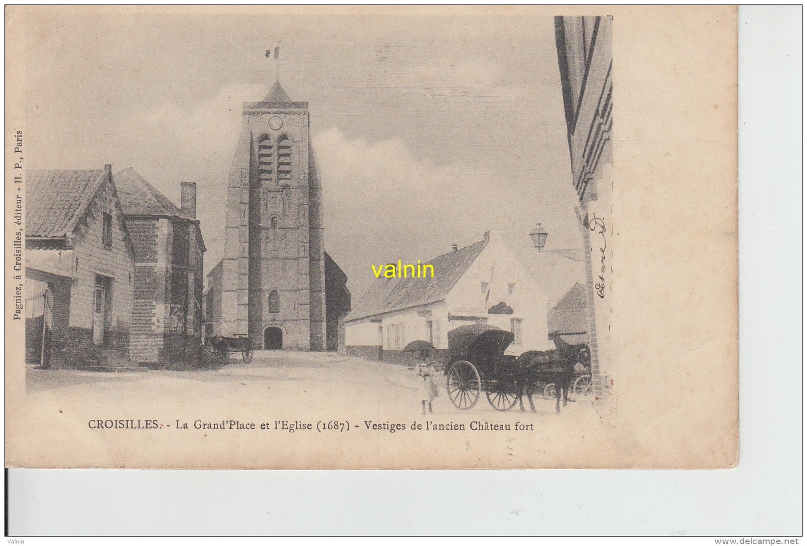 Croisilles   La Grand Place Et L Eglise 1687  Vestiges De L Ancien Chateau Fort - Croisilles