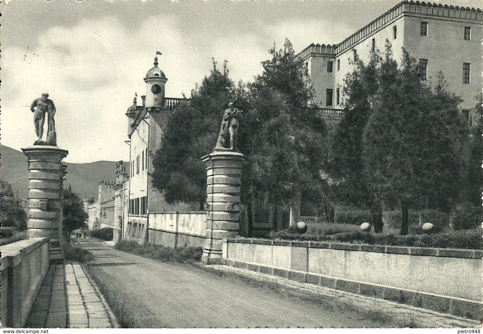 Battaglia Terme (Padova, Veneto) Castello Catajo (Catayo), Viale Ingresso - Padova