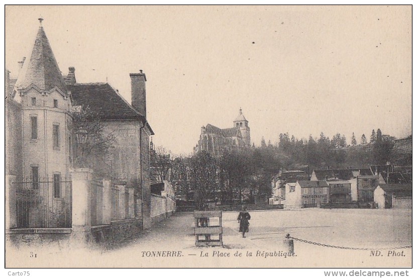 Tonnerre 89 - Place De La République - 1918 - Magasin De Photographie - Editeur ND N° 31 - Tonnerre