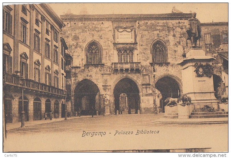 Italie - Bergamo  Bergame - Palazzo - Monumento Lions - Bibliothèque - Editeur Astulfoni Andrea - Tabaccaio - Bergamo