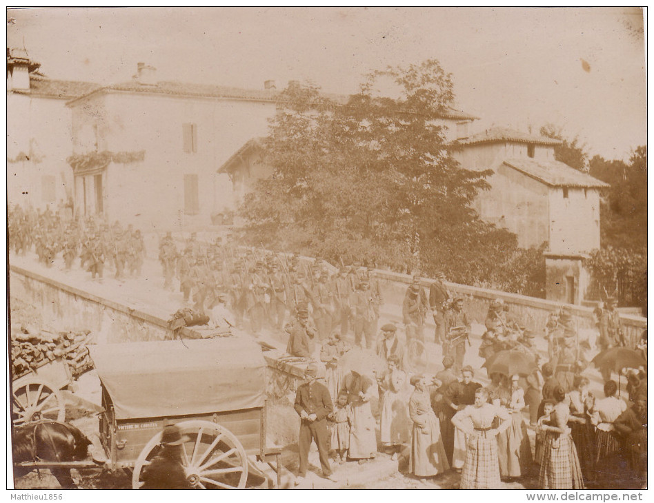 Photo Années 1900 MONTFORT-EN-CHALOSSE - Passage De Soldats, Troupes (A159) - Montfort En Chalosse