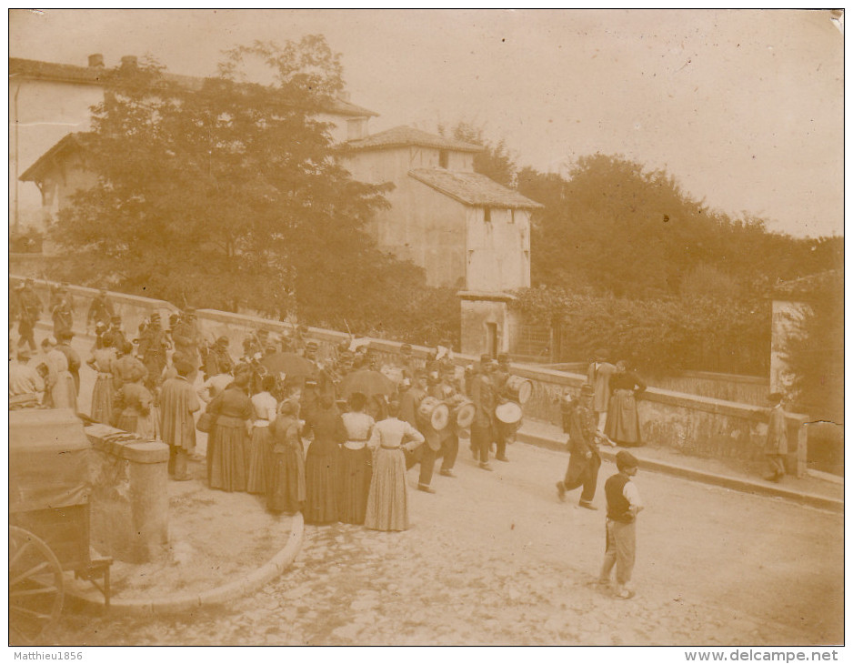 Photo Années 1900 MONTFORT-EN-CHALOSSE - Passage De Soldats, Troupes (A159) - Montfort En Chalosse