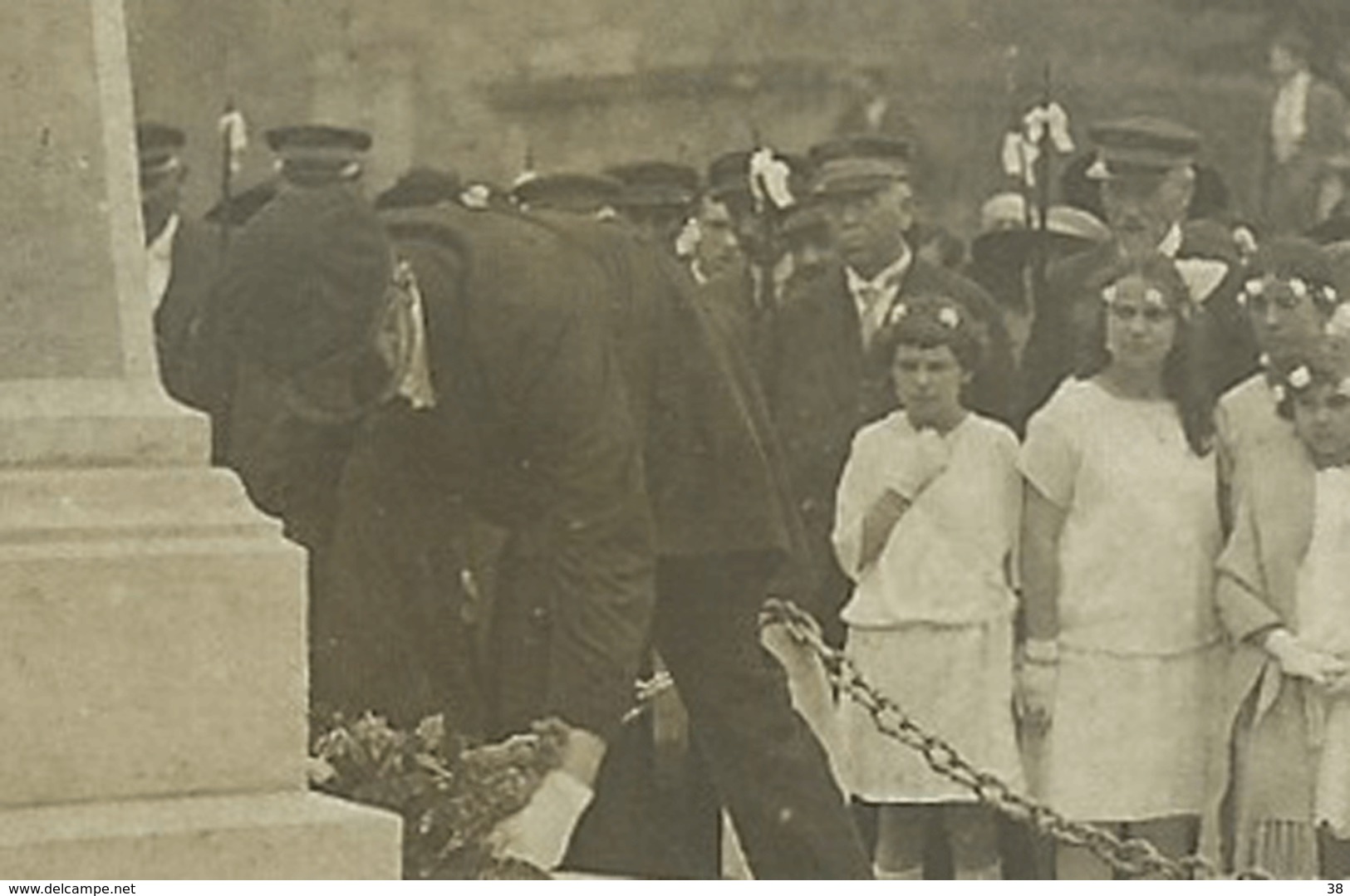 Attichy Carte Photo Ceremonie Au Monument Aux Morts Jour Du Bouquet Provincial 1925? N°11 - Attichy