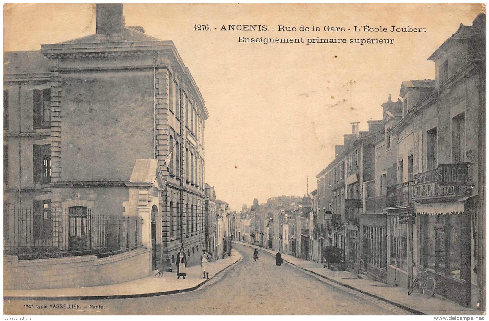 Ancenis    44      Rue De La Gare. Ecole Joubert  (en Partie Décollée) - Ancenis