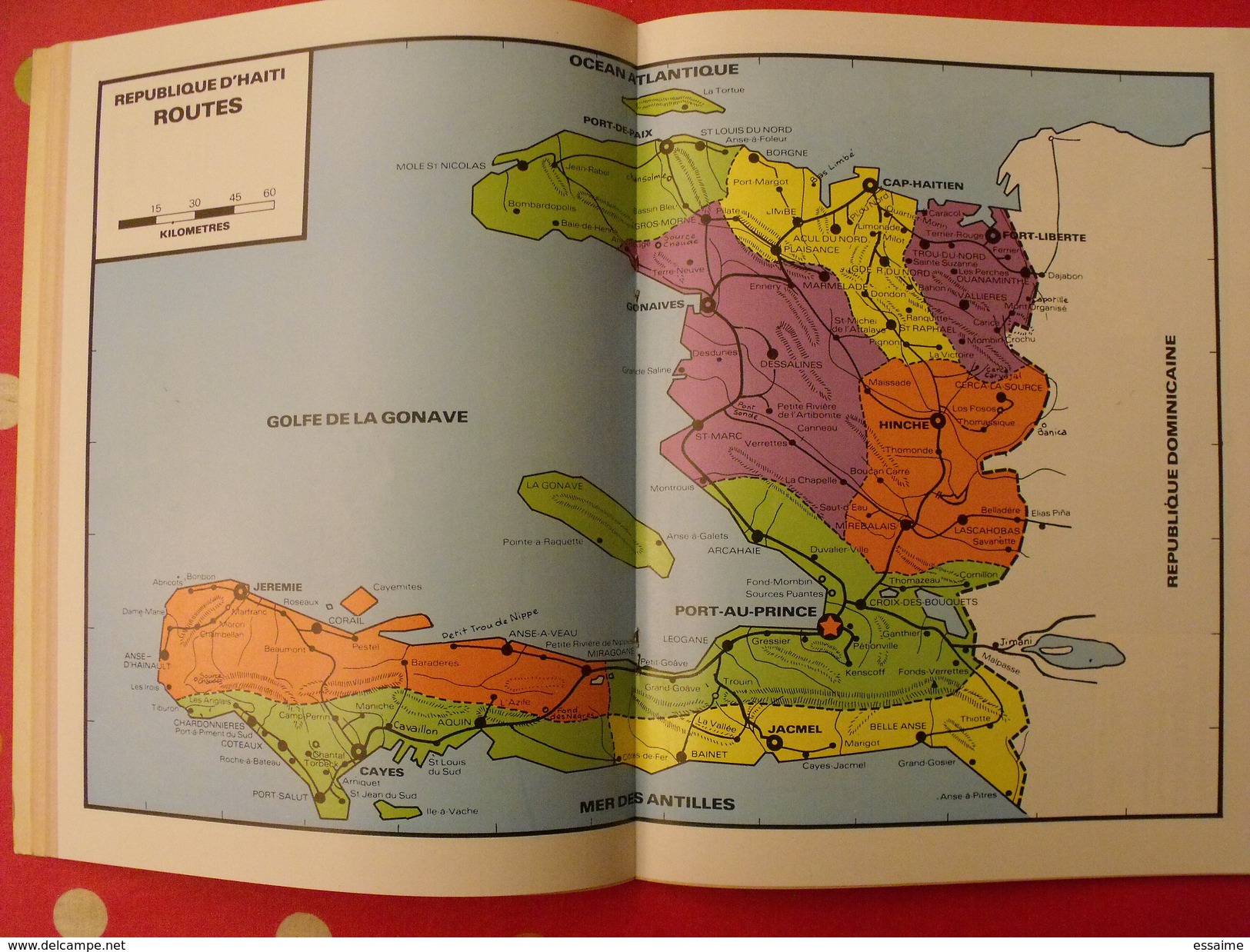 cours de géographie élémentaire et moyen. sur le thème de l'ile et la république d'Haïti. 1973. une curiosité.