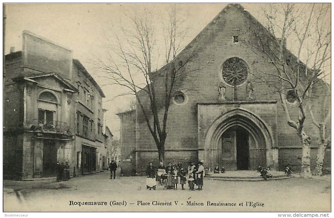 30   ROQUEMAURE  PLACE CLEMENT V MAISON RENAISSANCE ET EGLISE - Roquemaure