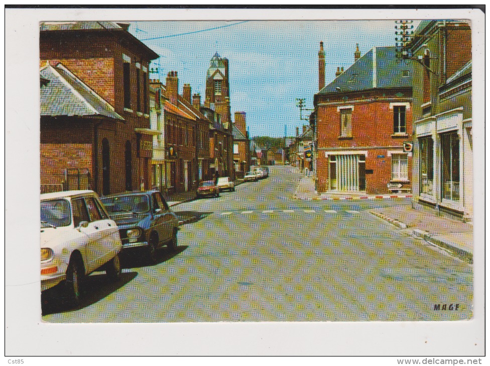 CPM - ROISEL - Rue Pierre Curie - Voiture Ancienne Citroen Ami 6 8 Renault 12 - Roisel