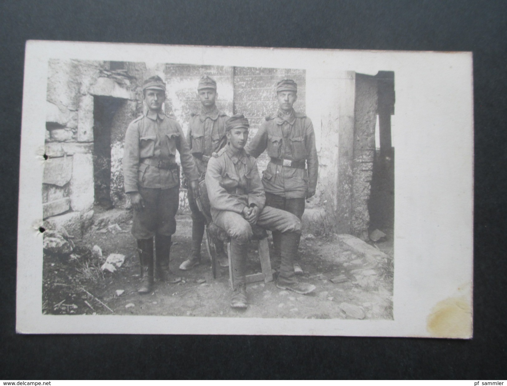 AK Echtfoto Ca. 1915 Österreichische Soldaten K.u.K. Infanterie Regiment 7... Feldpostamt 628 - Guerra 1914-18