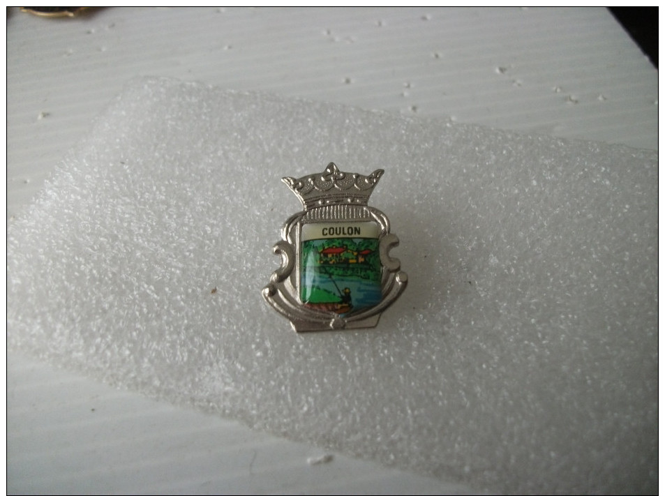 Pins Ville  Blason Coulon - Steden