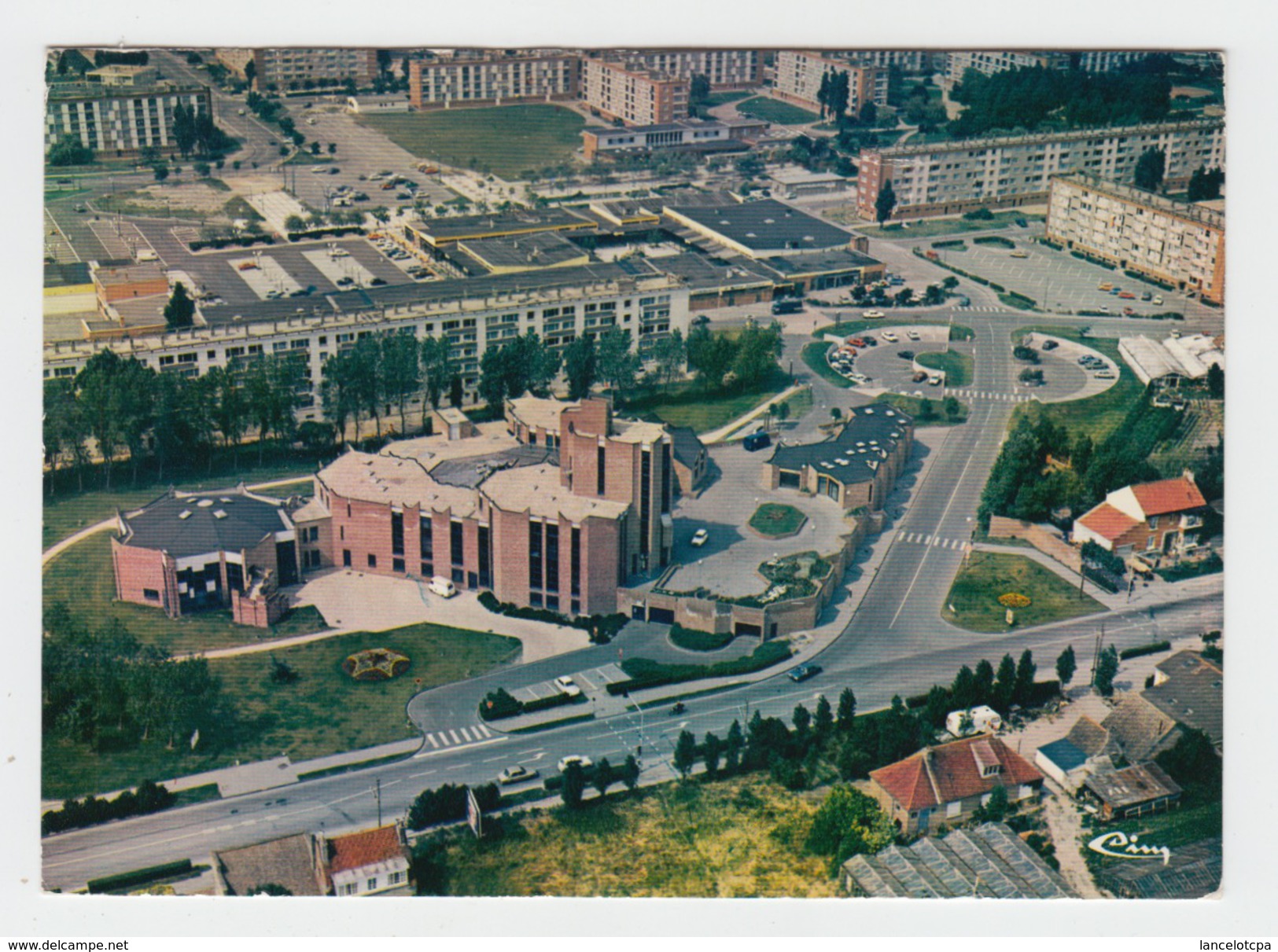 59 - GRANDE SYNTHE / VUE AERIENNE SUR L'HOTEL DE VILLE - QUARTIER L'EUROPE - Grande Synthe