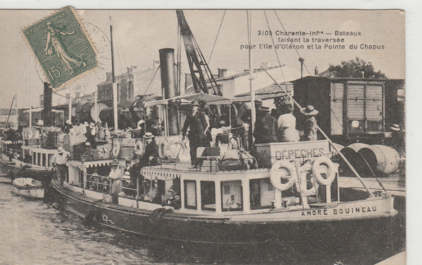 Ile D'oléron Bateaux Faisant La Traversée  Pour L'ile D'oléron Et La Pointe Du Chapus - Ile D'Oléron