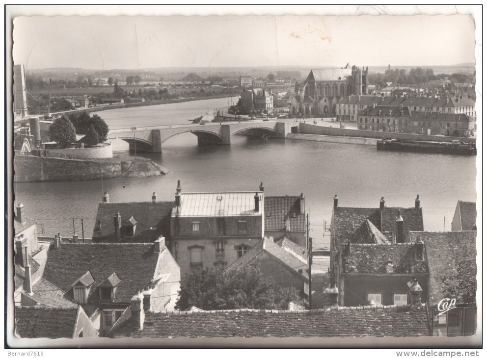 77 Montereau Confluent De L'yonne Et De La Seine Vers L'eglise - Autres & Non Classés