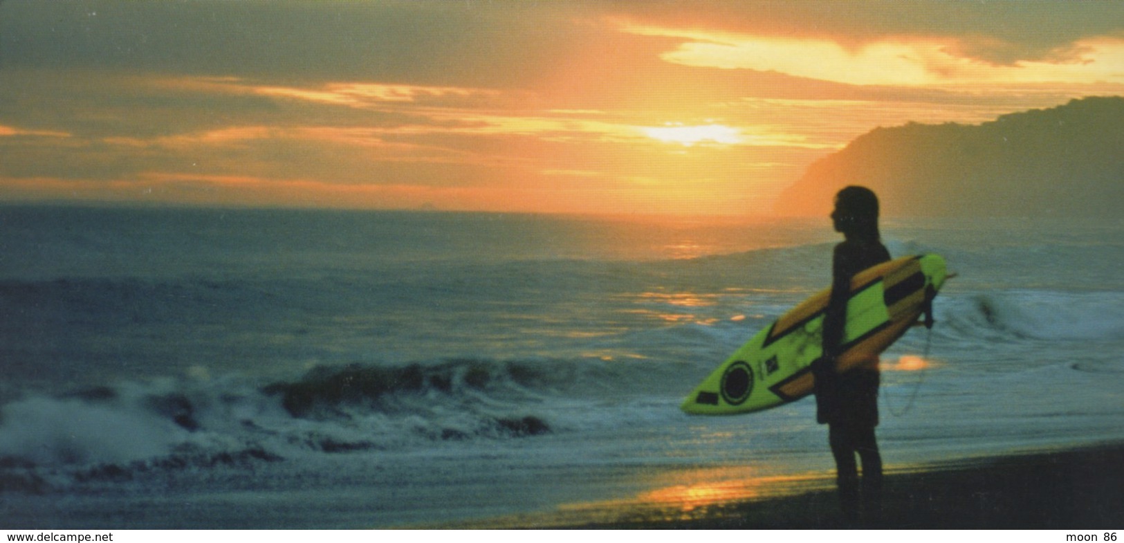 974 -  ILE DE LA REUNION - Carte Postale Illustrée - SURFEUR AU COUCHER DE SOLEIL - Autres & Non Classés