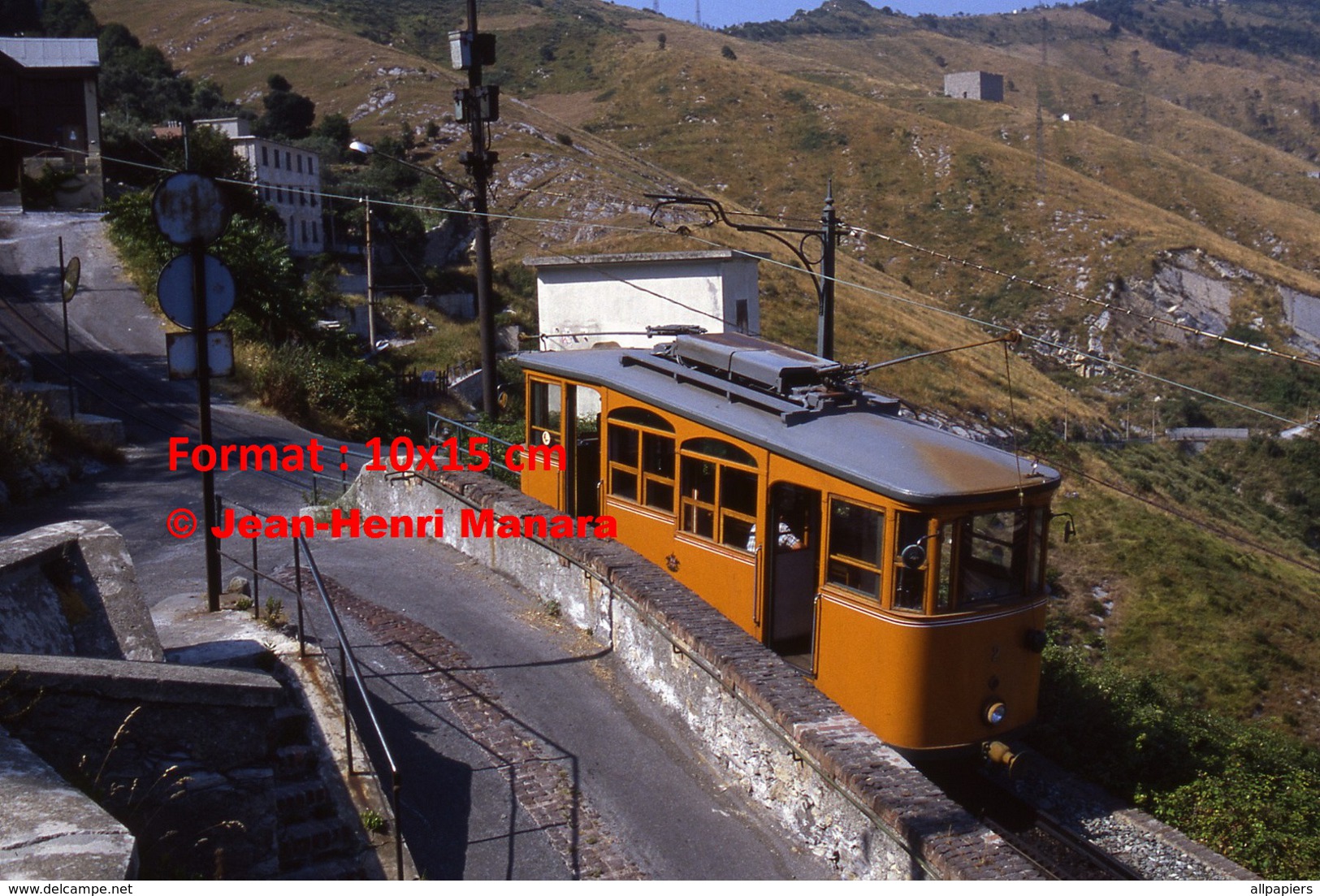 Reproduction Photographie D´un Tramway Ferrovia Genova Casella Circulant Dans Genova En Italie En 1984 - Altri & Non Classificati