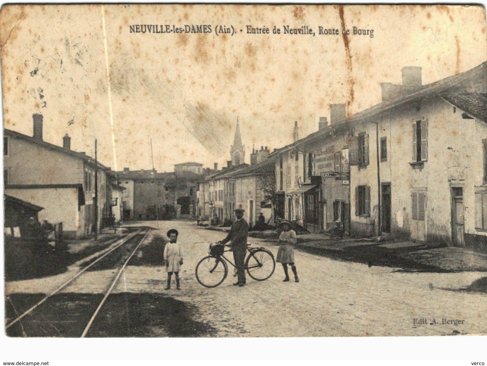 Carte Postale Ancienne De NEUVILLE LES DAMES-Entrée De NEUVILLE, Route Du Bourg - Non Classés