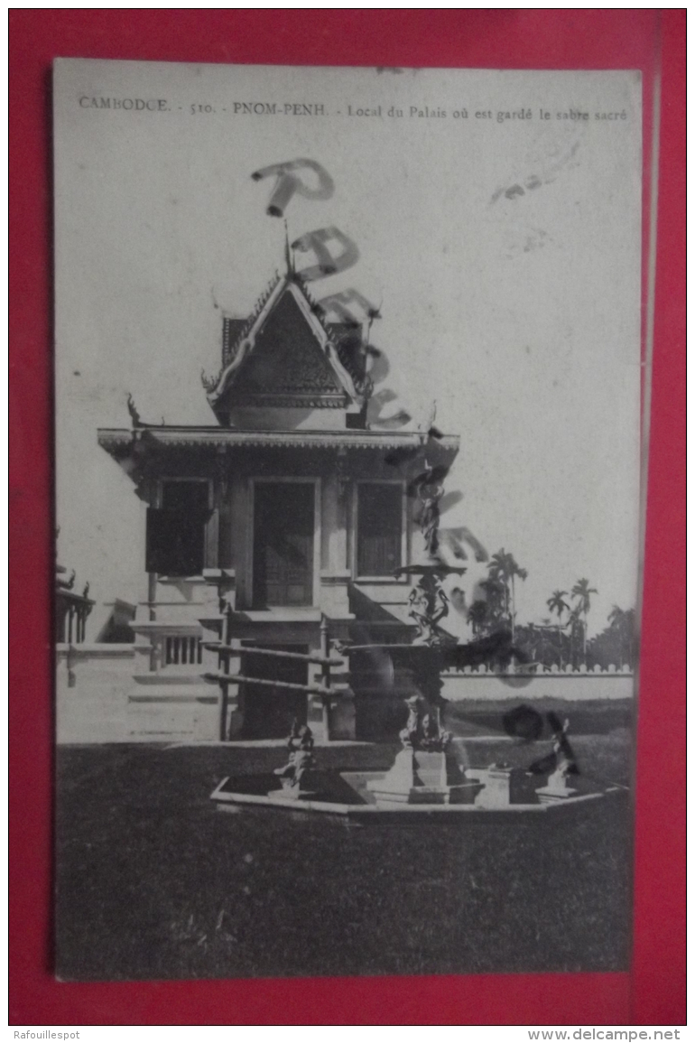 Cp Pnom Penh Local Du Palais Ou Est Gardé Le Sabre Sacré N 510 - Cambodge