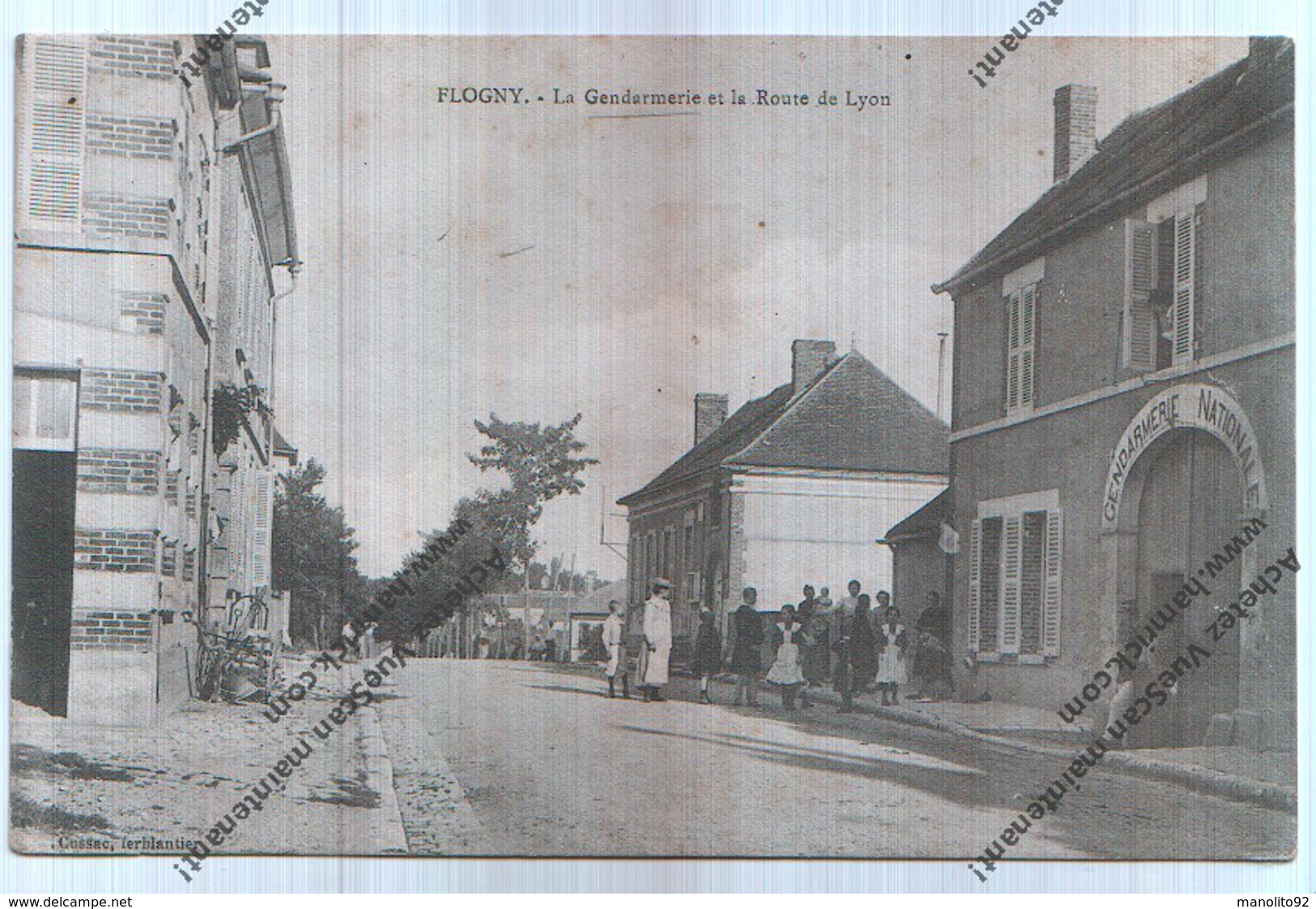 CPA FLOGNY LA CHAPELLE - La Gendarmerie Et La Route De Lyon - Flogny La Chapelle