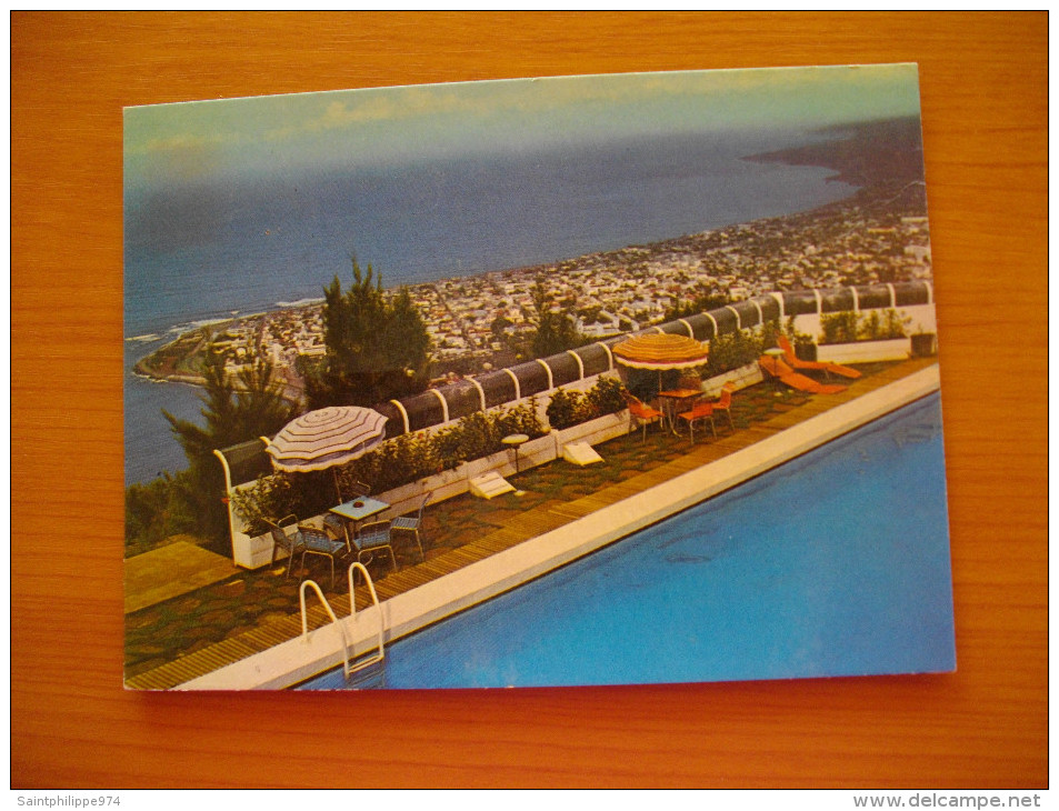 Réunion : CP Vue Panoramique Sur Saint-Denis  Hôtel Des Relais Aériens Ayant Circulé (1970) - Autres & Non Classés