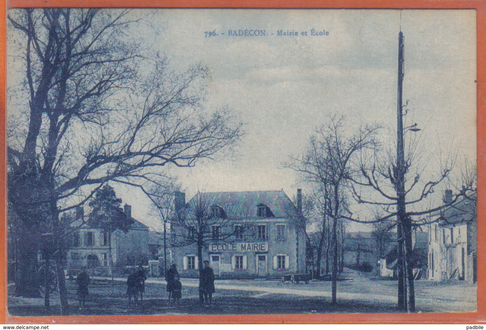 Carte Postale 36. Badécon  Mairie école   Trés Beau Plan - Autres & Non Classés