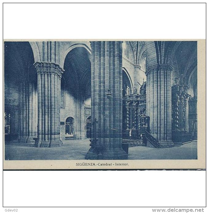 GDLJRTP6763-LFTD12753.Tarjeta Postal DE GUADALAJARA.Edificios,columnas E INTERIOR DE LA CATEDRAL   DE  SIGÜENZA - Guadalajara