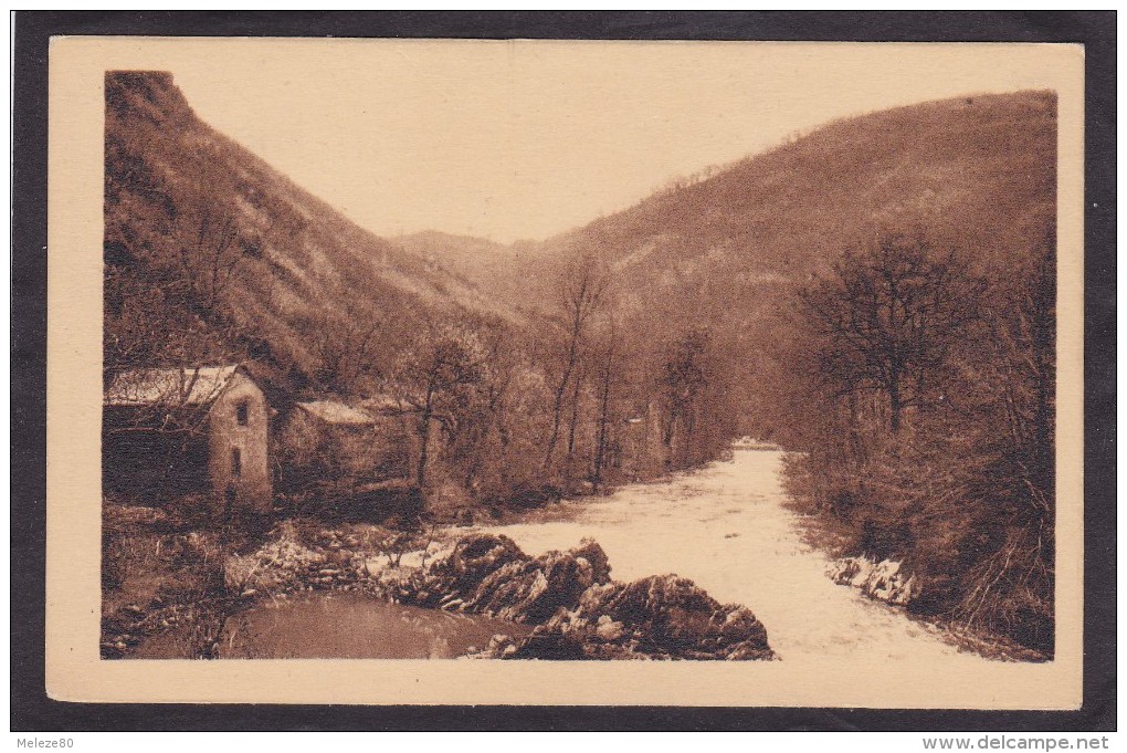 12  VILLEFRANCHE De ROUERGUE  Gorges De L´Aveyron  Vers 1930 - Villefranche De Rouergue