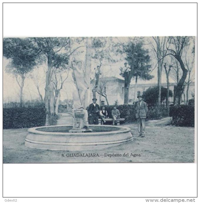 GDLJRTP6769-LFTD2152.Tarjeta Postal DE GUADALAJARA.Deposito De Agua,fuente Y Personas.JARDINES EN GUADALAJARA - Guadalajara